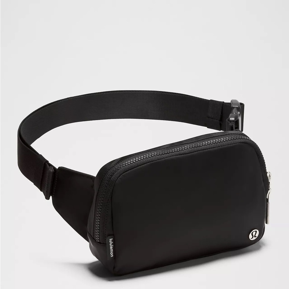 Lululemon Everywhere Belt Bag